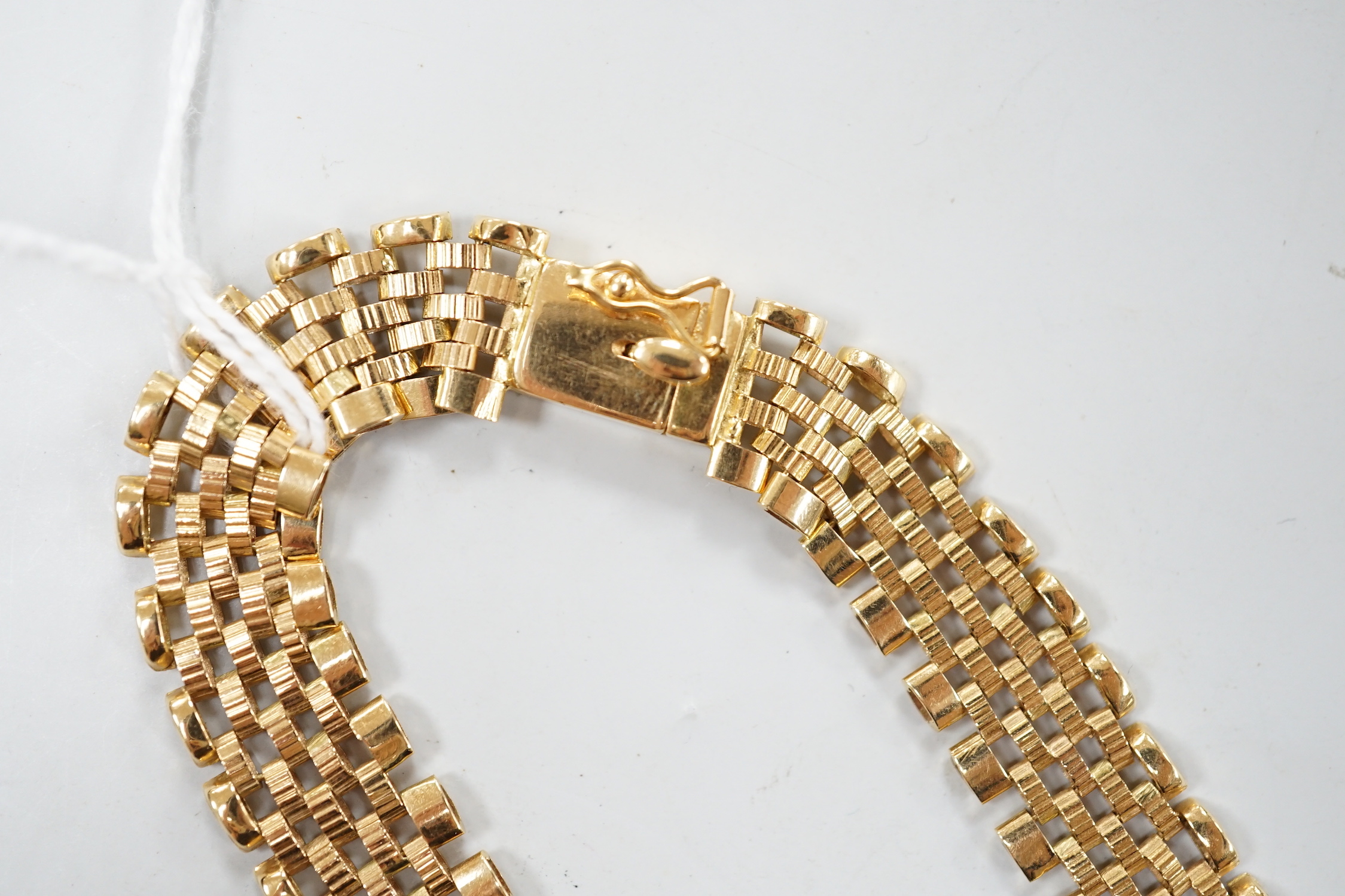 A 20th century Italian 750 necklace, 40cm, 32.6 grams.
